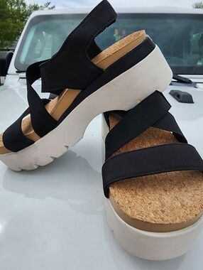 KURU Loma Black Platform Sandals $150 Retail!!
